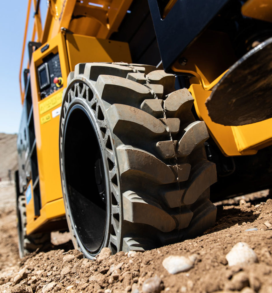 haulotte-pulseo-electrique-hs15-18-e-tout-terrain-951x1024